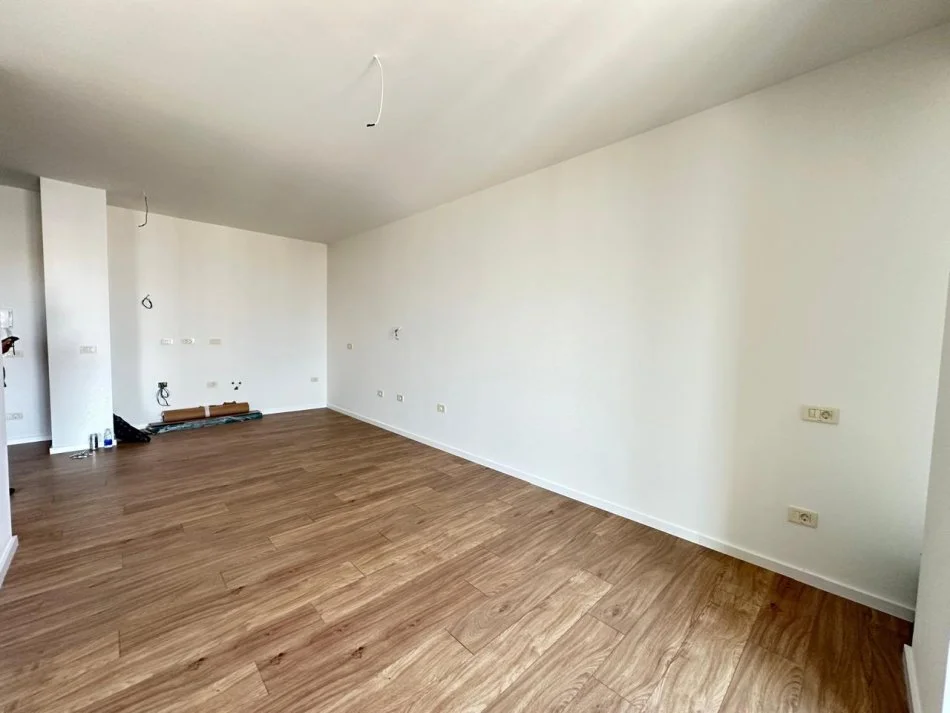 Tirane, jepet me qera apartament 1+1 Kati 12, 75 m² 700 € (Rruga Mine Peza)