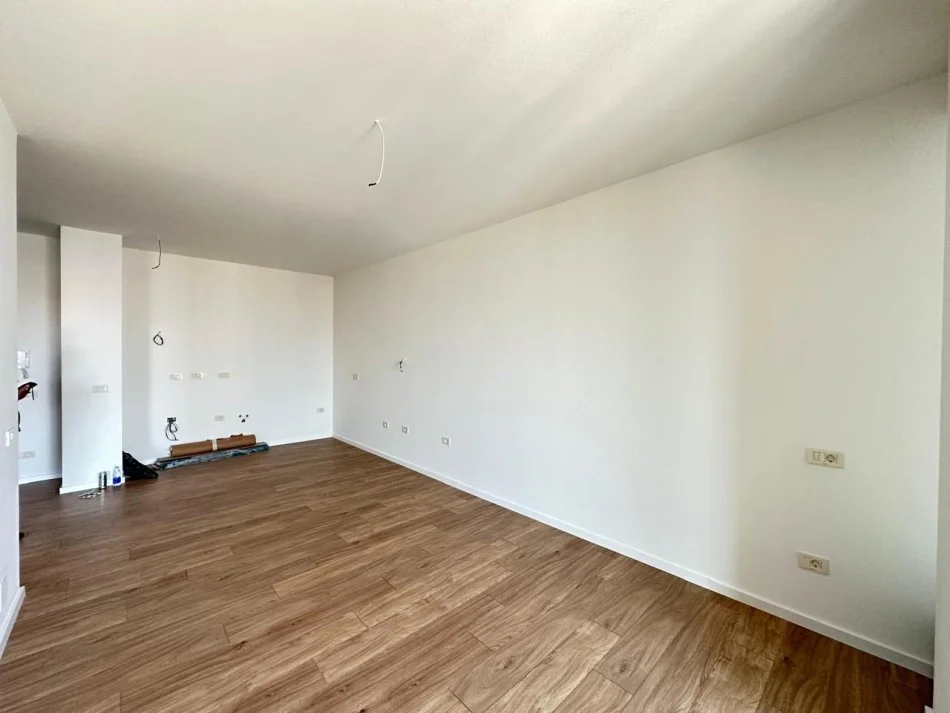 Tirane, jepet me qera apartament 1+1 Kati 12, 75 m² 700 € (Rruga Mine Peza)
