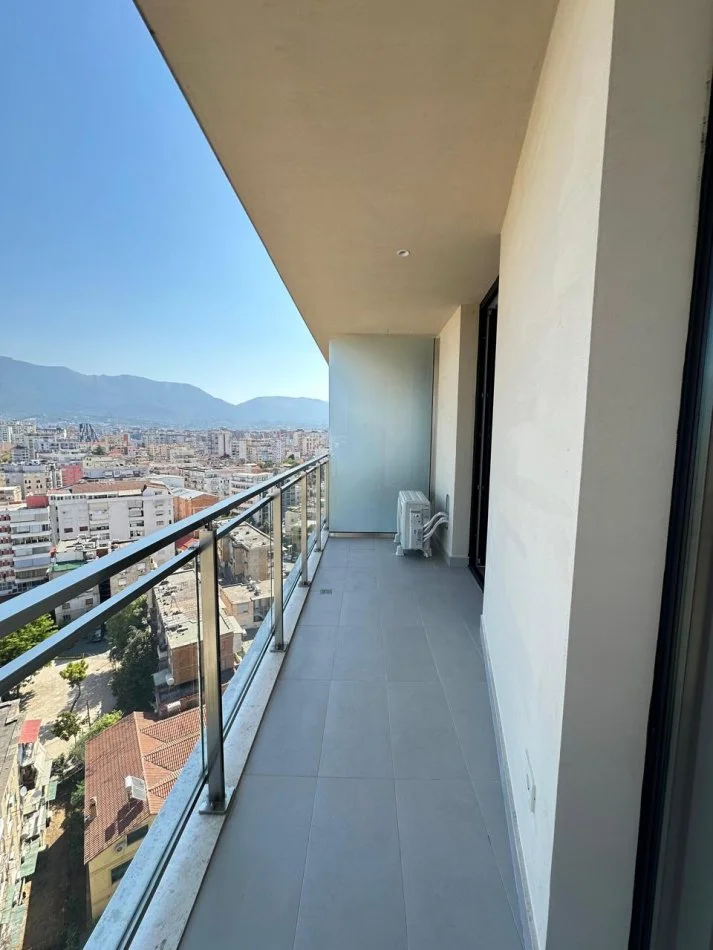 Tirane, jepet me qera apartament 1+1 Kati 12, 75 m² 700 € (Rruga Mine Peza)