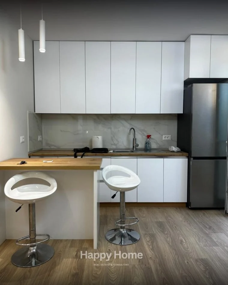 Tirane, jepet me qera apartament 2+1+Ballkon Kati 4, 600 € 