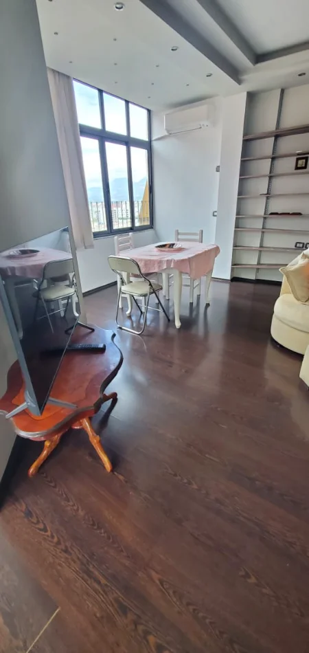 Shqiperi, jepet me qera nga Pronari, pa-komision apartament 2+1+Ballkon Kati 5, 115 m² 730 € (Shkelqim Fusha)