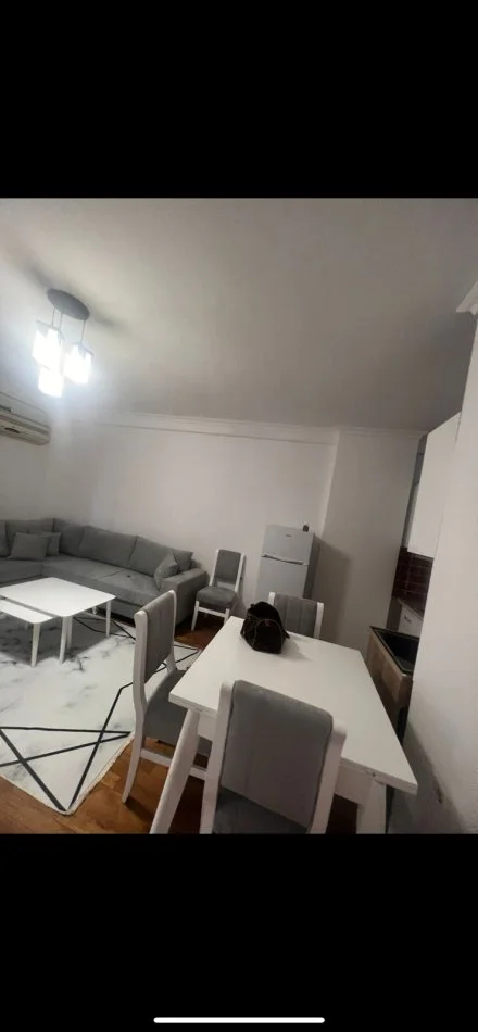 Shqiperi, jepet me qera apartament 1+1+Ballkon Kati 3, 550 € 