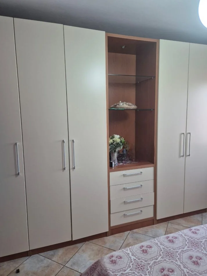 Durres, jepet me qera apartament 1+1+Ballkon Kati 5, 370 € (Lagja 16)