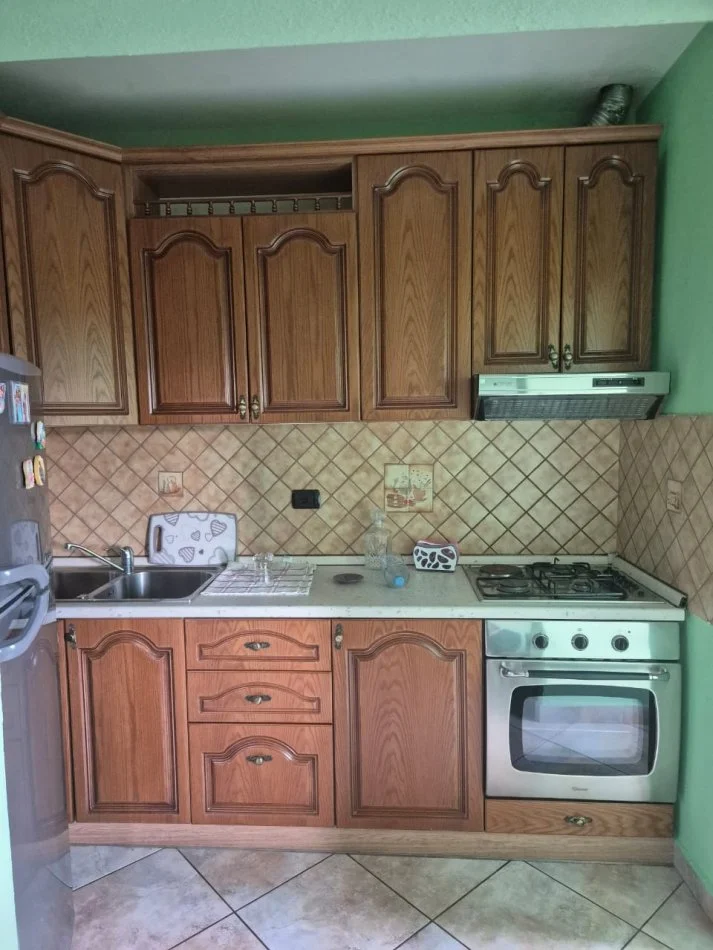 Durres, jepet me qera apartament 1+1+Ballkon Kati 5, 370 € (Lagja 16)