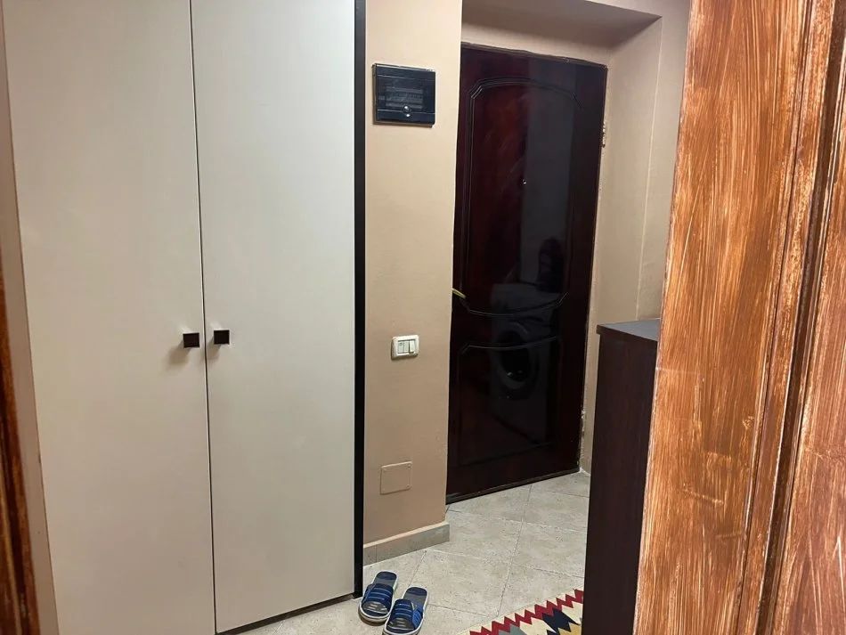 Tirane, jap me qera apartament 1+1 Kati 3, 60 m² 500 € 