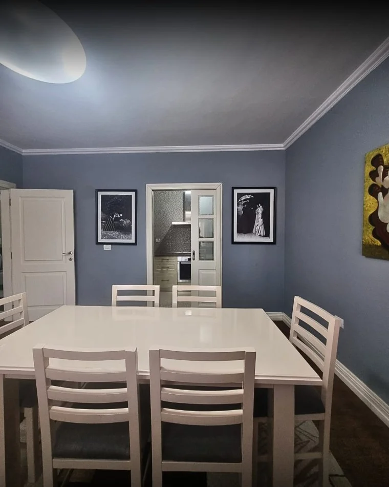 Tirane, jepet me qera apartament 2+1+Ballkon Kati 4, 110 m² 1.000 € 