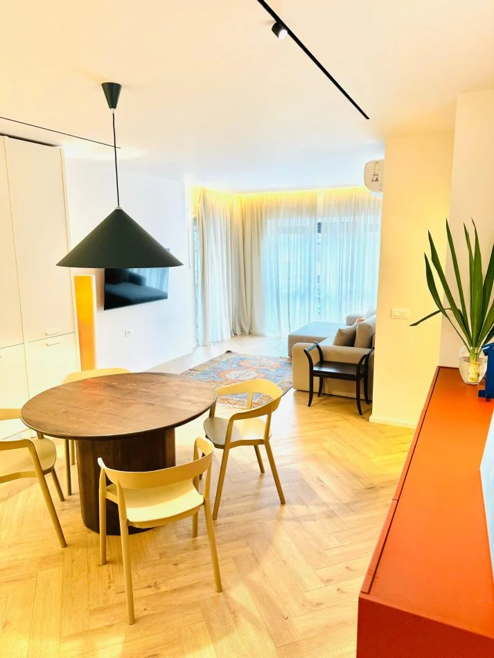 Tirane, jepet me qera apartament 2+1+Ballkon , 1 m² 