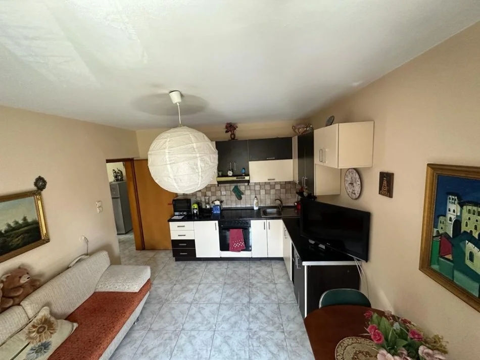 Tirane, jepet me qera apartament 2+1+Ballkon Kati 5, 90 m² 600 € (Qender tek Posta qendrore)