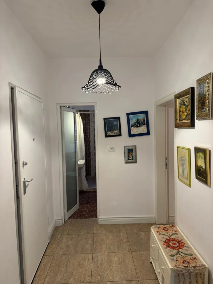 Tirane, jepet me qera apartament 1+1+Aneks+Ballkon Kati 2, 600 € 