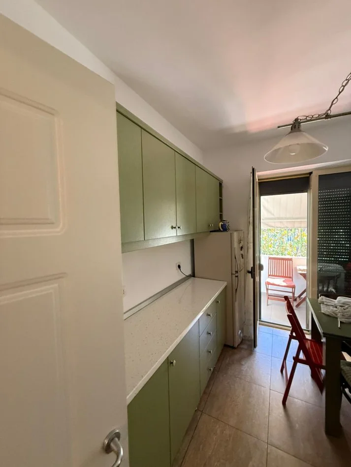 Tirane, jepet me qera apartament 1+1+Aneks+Ballkon Kati 2, 600 € 