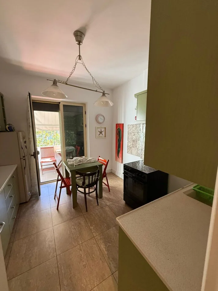 Tirane, jepet me qera apartament 1+1+Aneks+Ballkon Kati 2, 600 € 