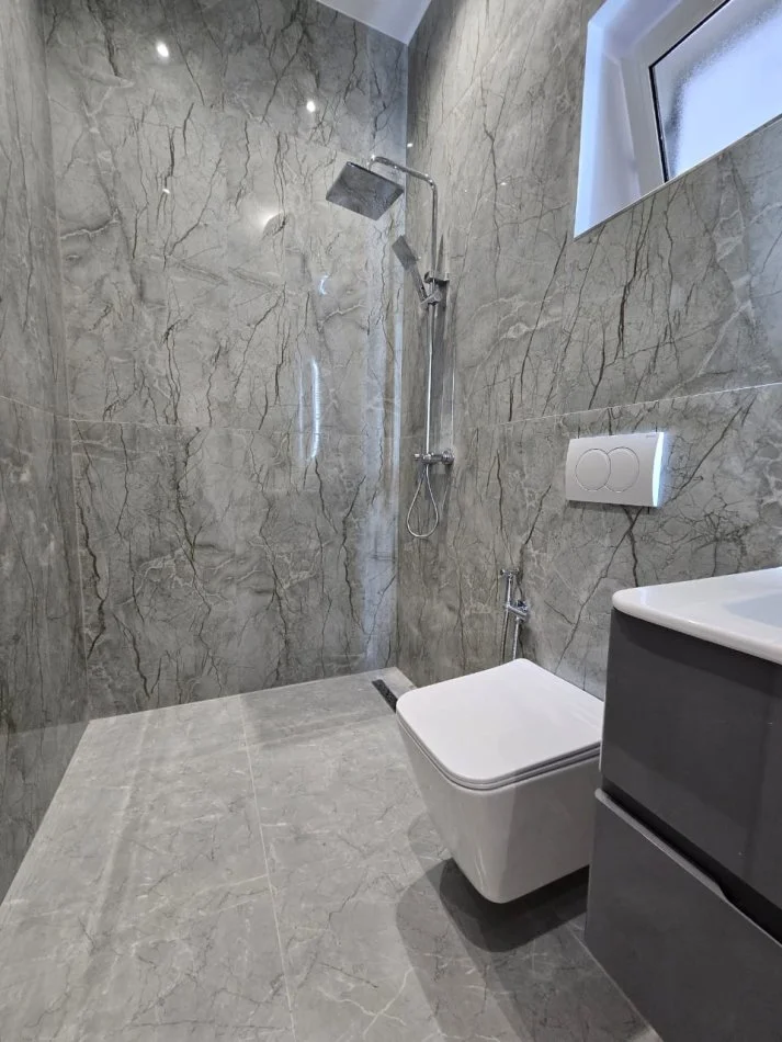 Tirane, jepet me qera apartament 1+1 Kati 1, 55 m² 450 € (Profarma)