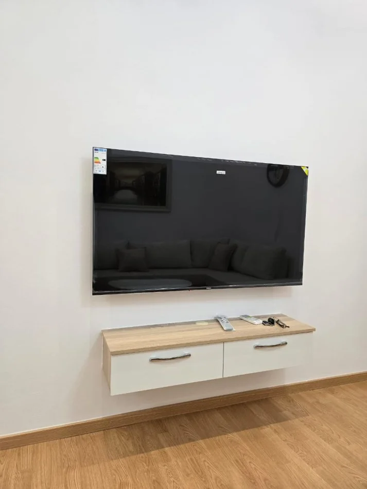 Tirane, jepet me qera apartament 1+1 Kati 1, 55 m² 450 € (Profarma)