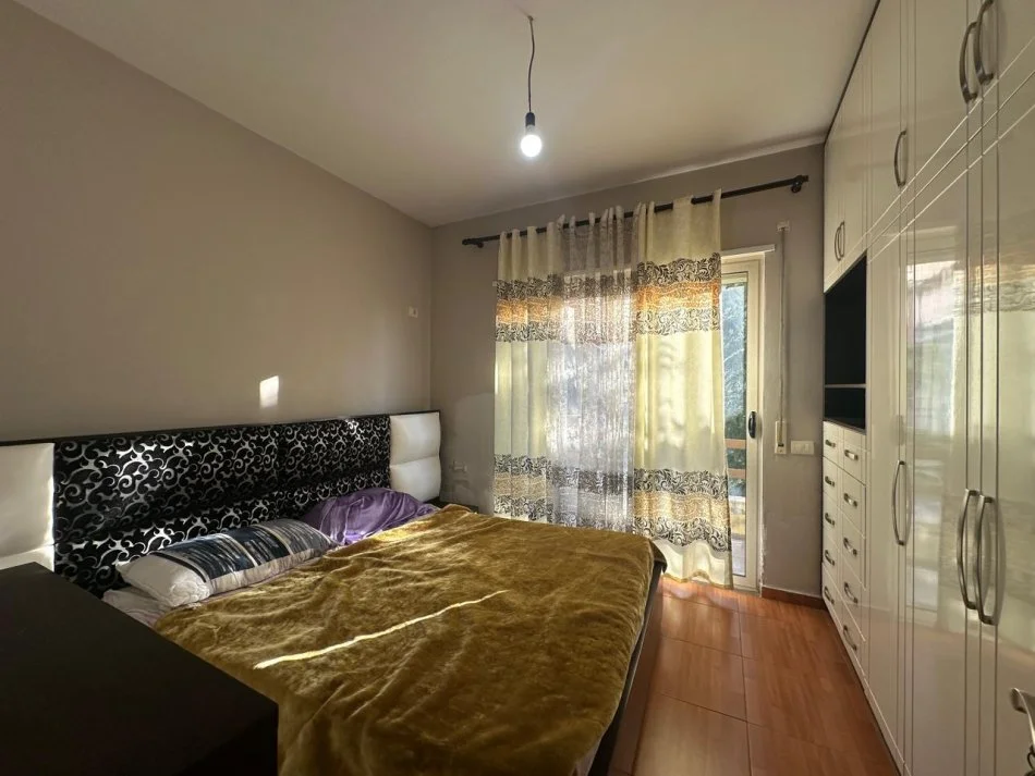 Tirane, jepet me qera apartament 2+1 Kati 2, 107 m² 500 € (Fresk)