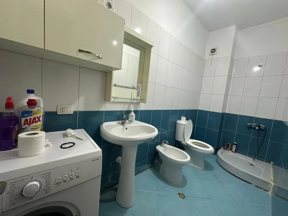 Tirane, jepet me qera apartament 2+1 Kati 2, 107 m² 500 € (Fresk)