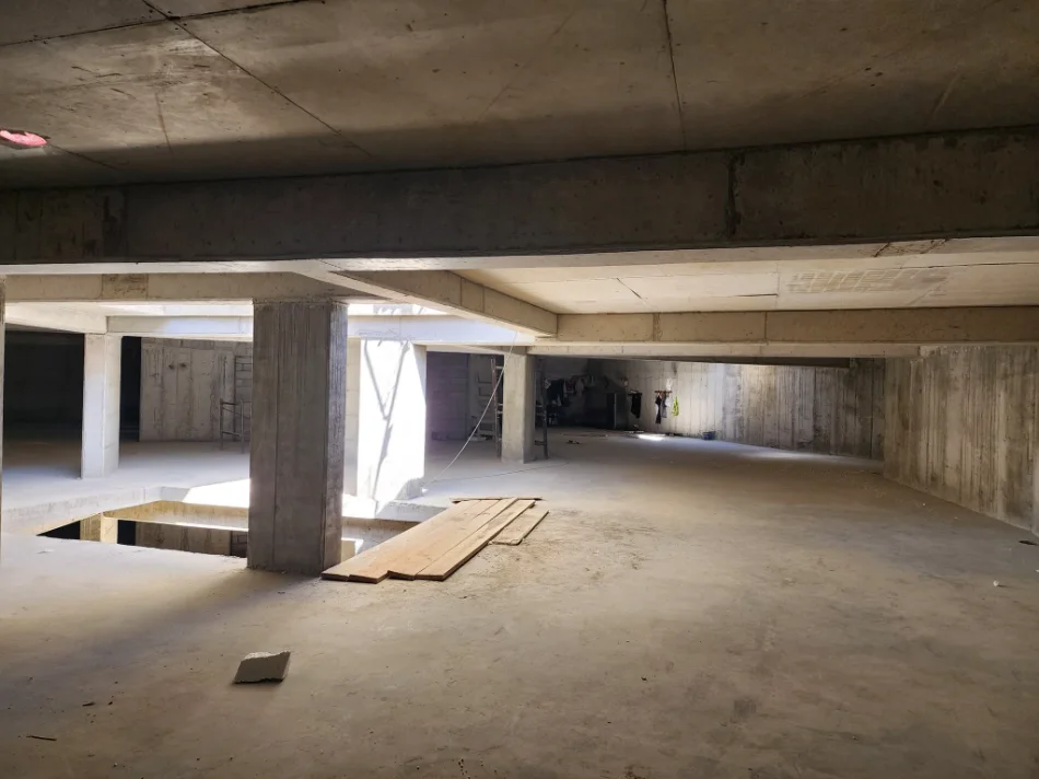 Tirane, Liste me oferta garazh | post parkimi Kati -1, 37 m² 
