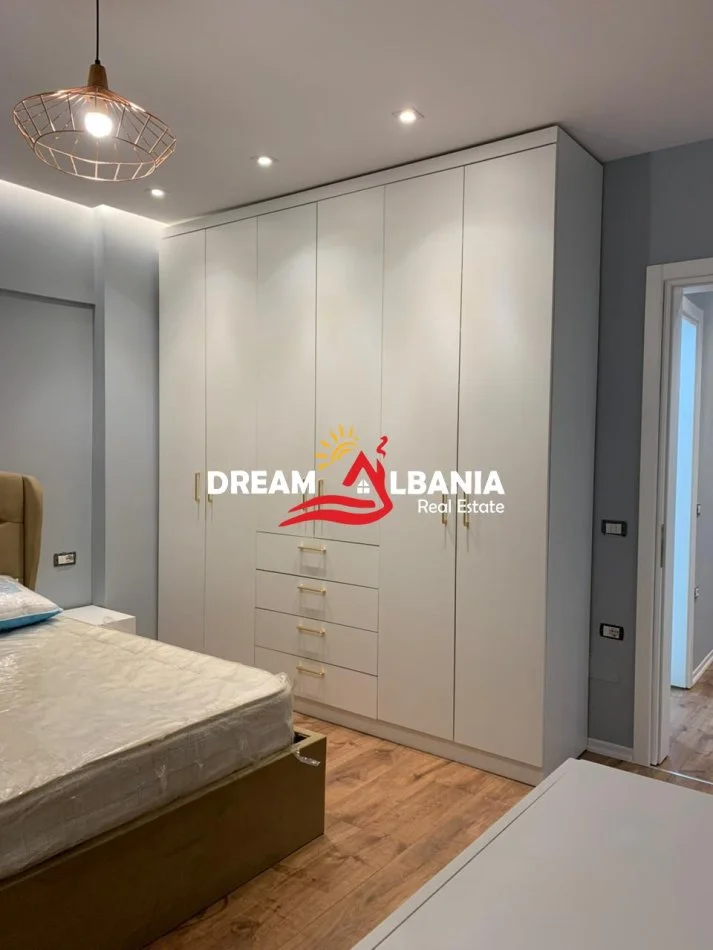 Tirane, jepet me qera apartament 2+1 , 75 m² 700 € (ne Don Bosko prane Gjimnazit Turdiu)