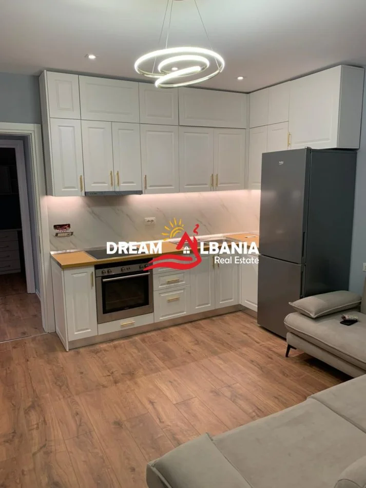 Tirane, jepet me qera apartament 2+1 , 75 m² 700 € (ne Don Bosko prane Gjimnazit Turdiu)