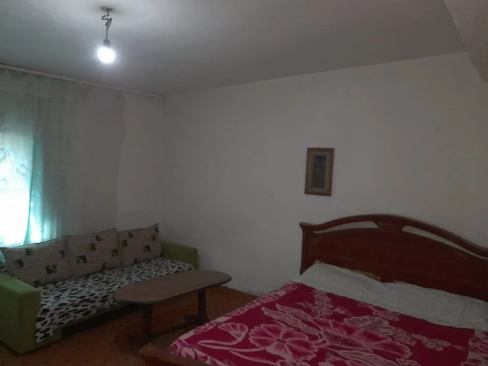Tirane, jepet me qera Vile 1+1 Kati 1, 35 m² 200 € (Aleksander hobdari)