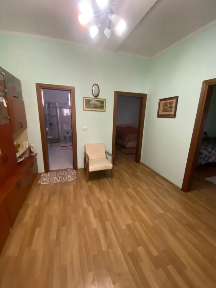 Tirane, jepet me qera 3+1+Ballkon Kati 2, 600 € 