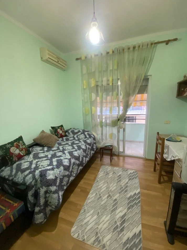 Tirane, jepet me qera 3+1+Ballkon Kati 2, 600 € 