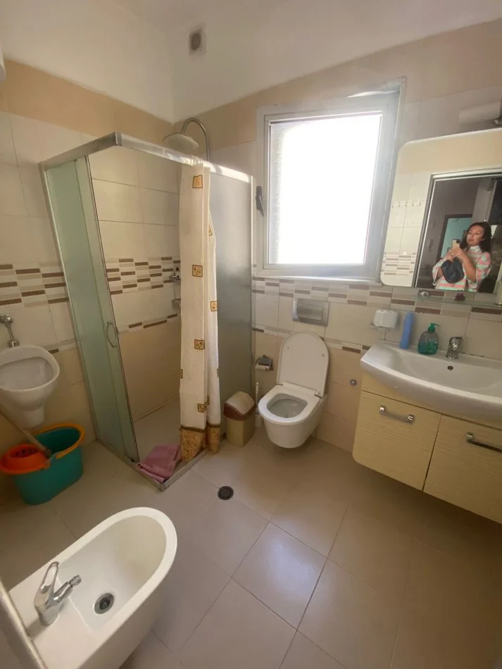 Tirane, jepet me qera 3+1+Ballkon Kati 2, 600 € 