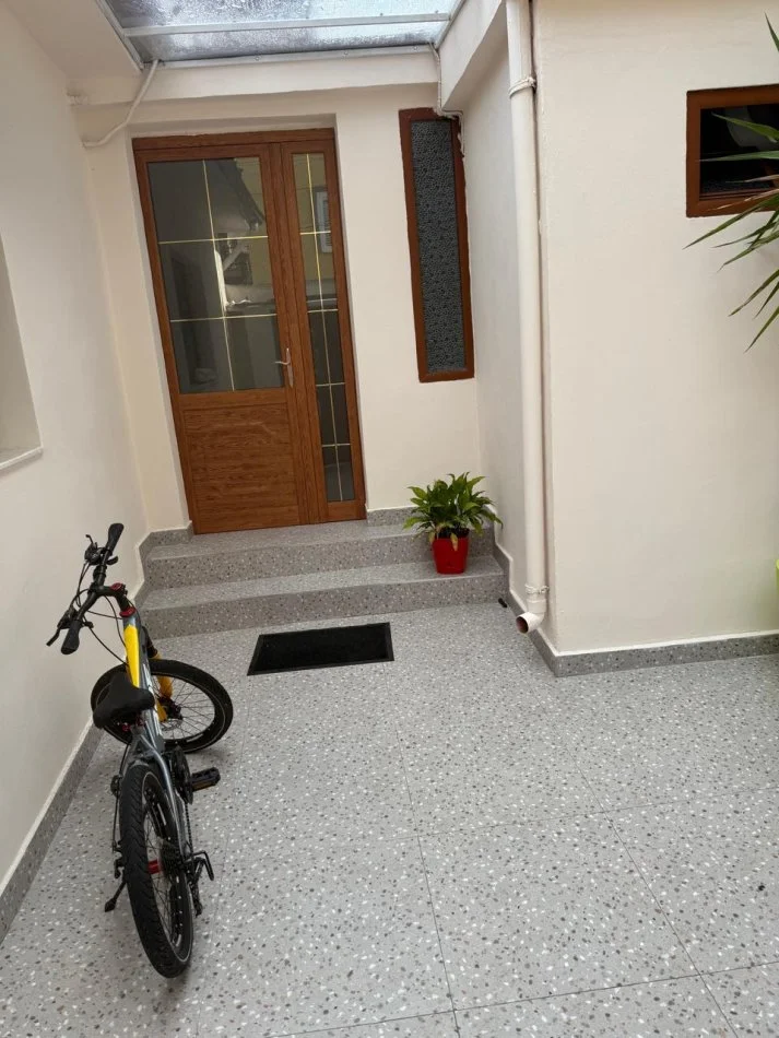 Tirane, jepet me qera shtepi 2+1 Kati 0, 650 € (RR. MIHAL DURI)