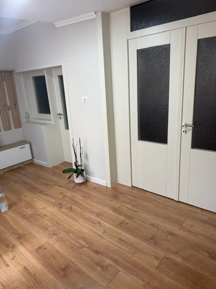 Tirane, jepet me qera shtepi 2+1 Kati 0, 650 € (RR. MIHAL DURI)