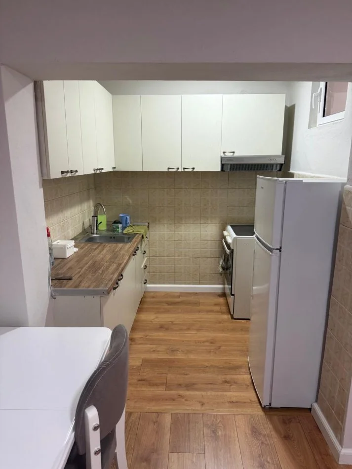 Tirane, jepet me qera shtepi 2+1 Kati 0, 650 € (RR. MIHAL DURI)