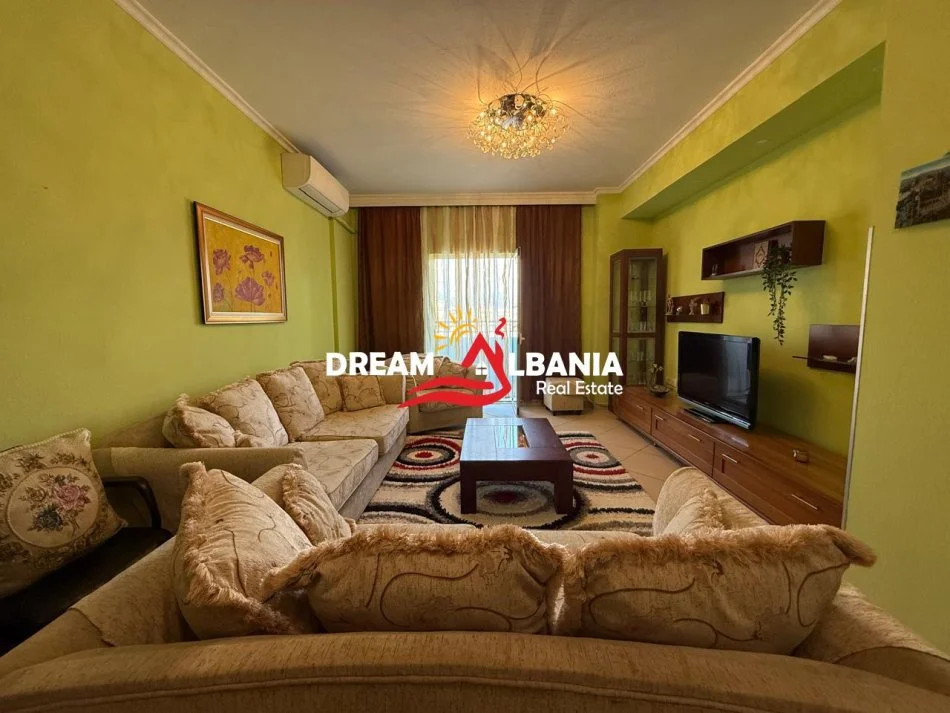 Tirane, jepet me qera apartament 2+1 , 122 m² 650 € (tek Zogu i Zi prane Ring center)