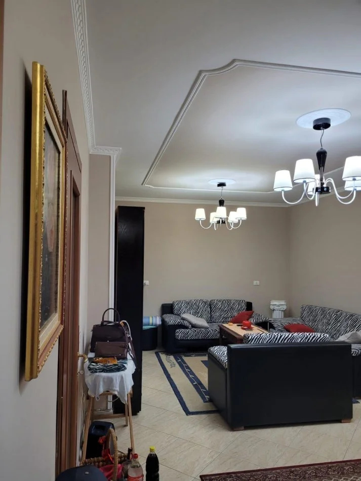 Tirane, jepet me qera apartament 2+1+Ballkon Kati 3, 550 €