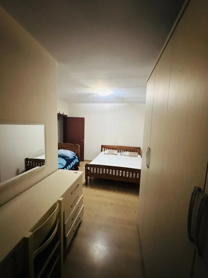 Tirane, jepet me qera apartament 2+1+Ballkon Kati 6, 90 m² 470 € (Laprake)