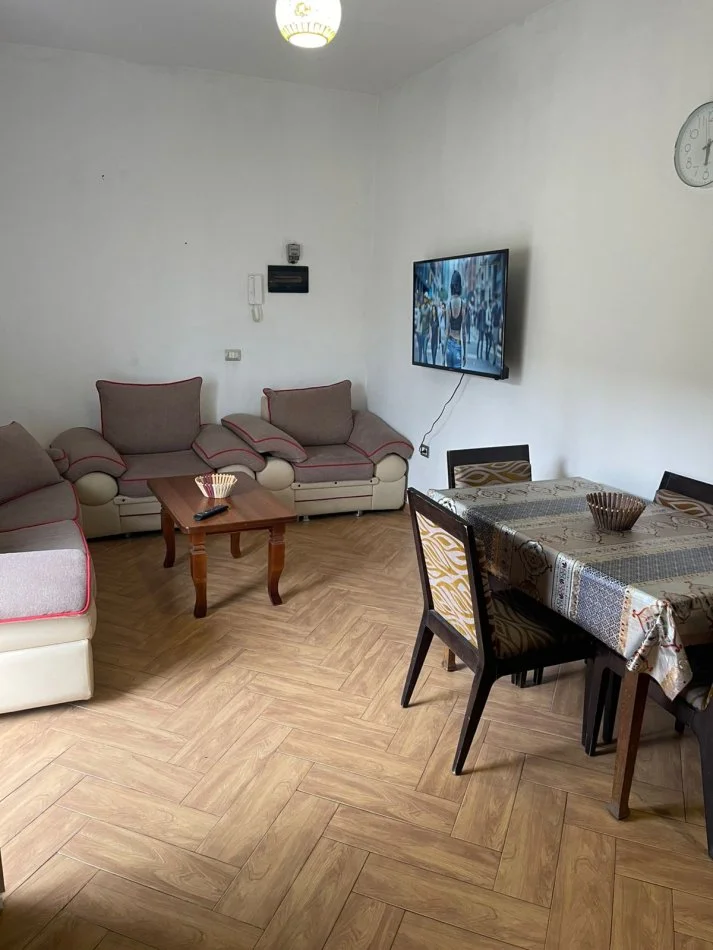 Tirane, jepet me qera apartament 2+1+Ballkon Kati 2, 120 m² 450 € (Don bosko)