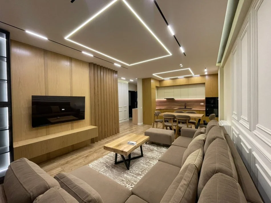 Tirane, jepet me qera apartament 2+1 Kati 2, 115 m² 1.500 €