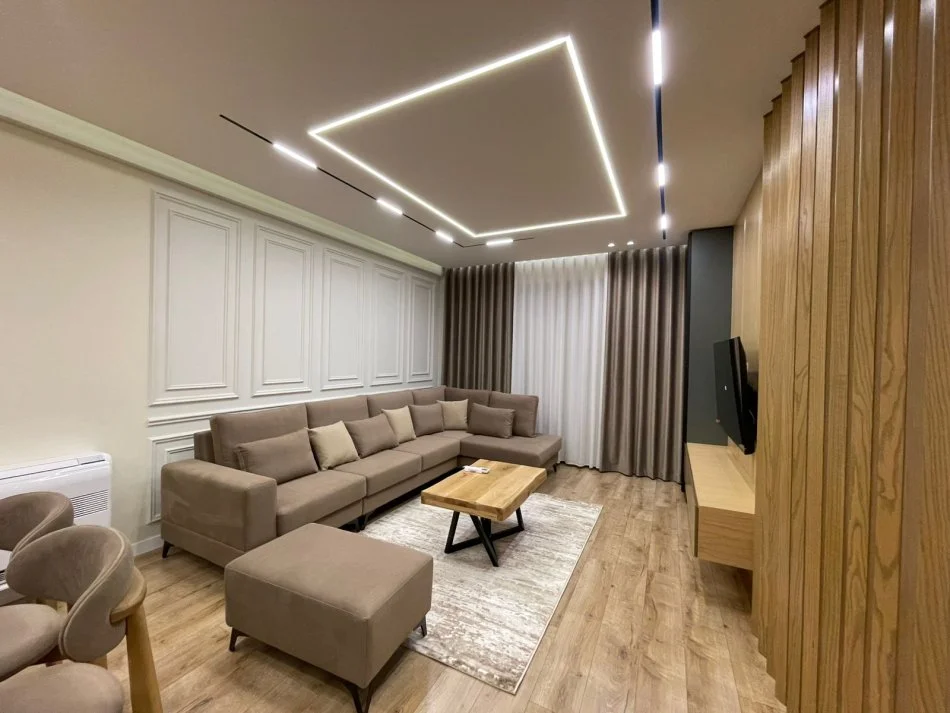 Tirane, jepet me qera apartament 2+1 Kati 2, 115 m² 1.500 €