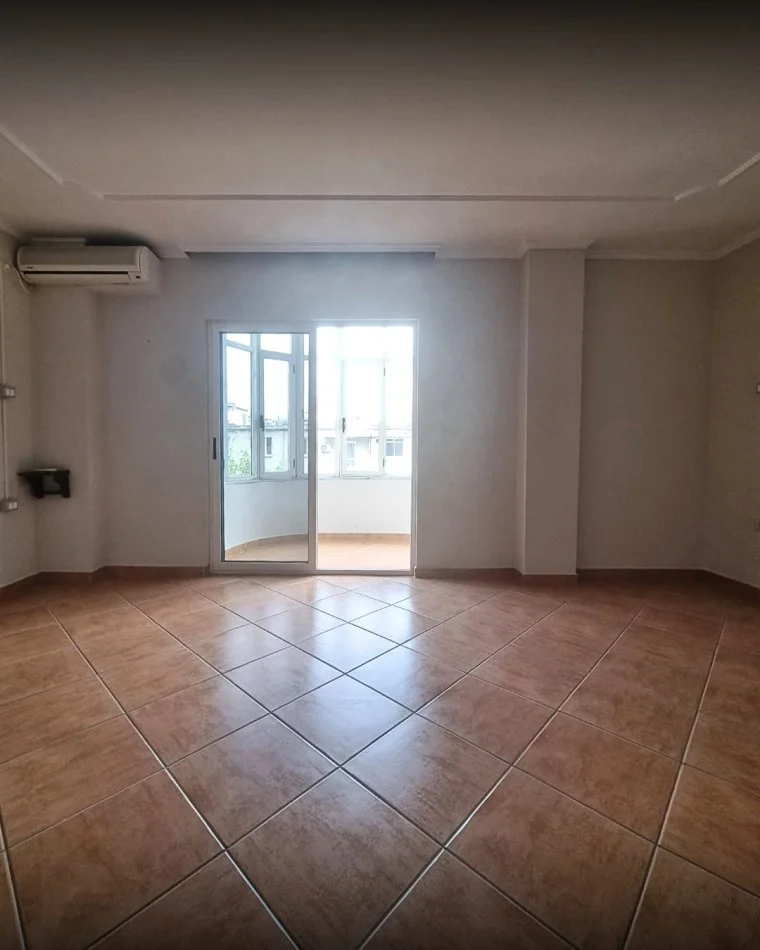 Tirane, jepet me qera ambjent biznesi , 178 m² 1.700 € 