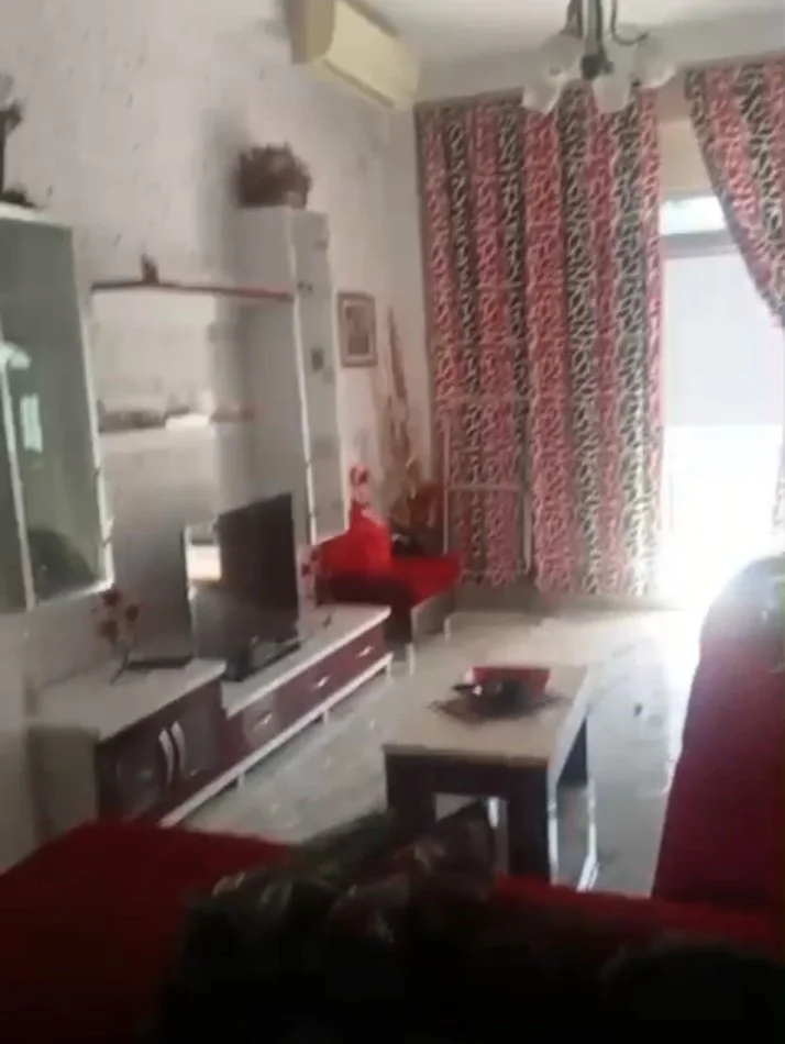 Tirane, jepet me qera apartament 1+1+Ballkon Kati 4, 70 m² 419 € (Laprake)