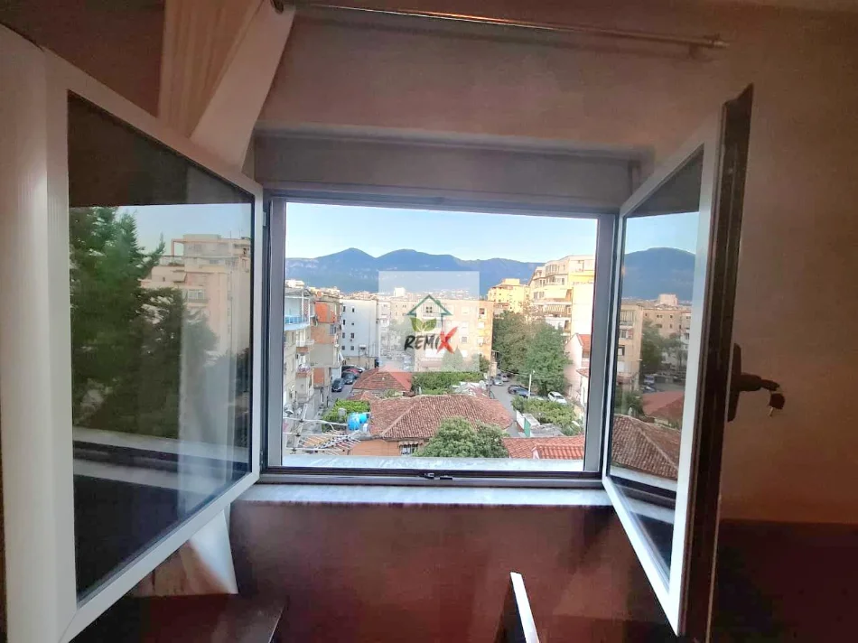 Tirane, jepet me qera apartament 2+1+Aneks+Ballkon Kati 5, 90 m² 600 €