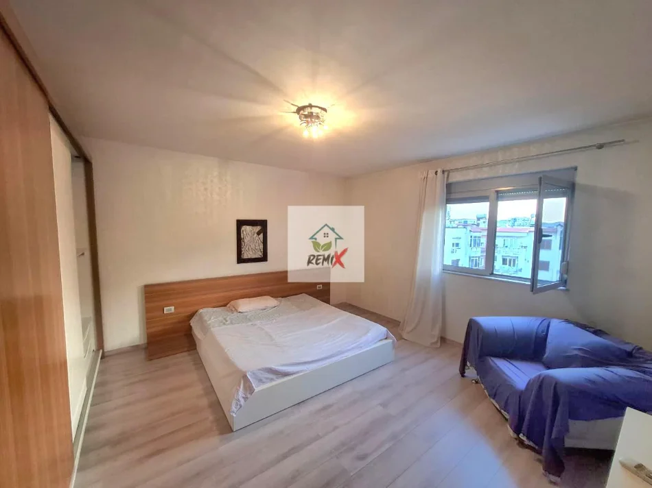 Tirane, jepet me qera apartament 2+1+Aneks+Ballkon Kati 5, 90 m² 600 €