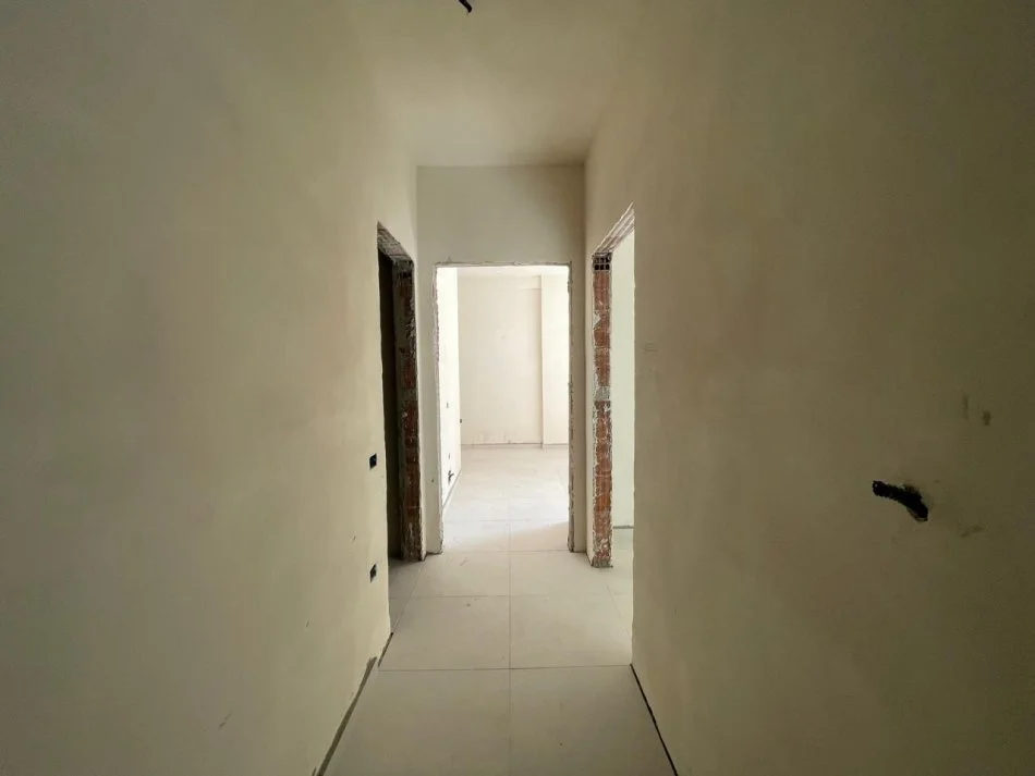 Tirane, shitet apartament 2+1 Kati 6, 161.000 € 