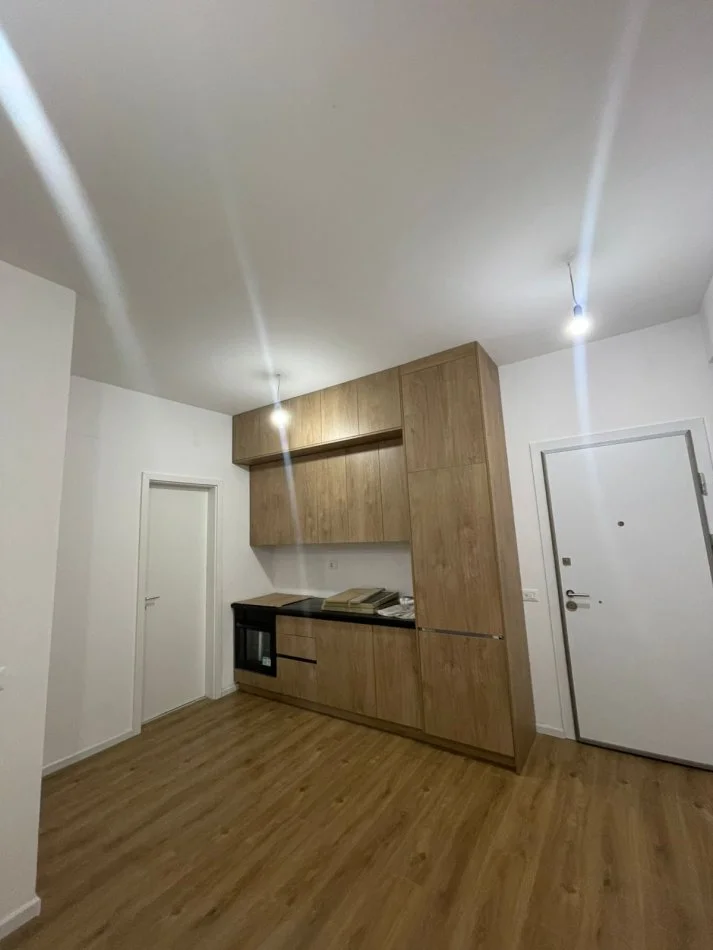Tirane, jepet me qera apartament 1+1 , 44 m² 