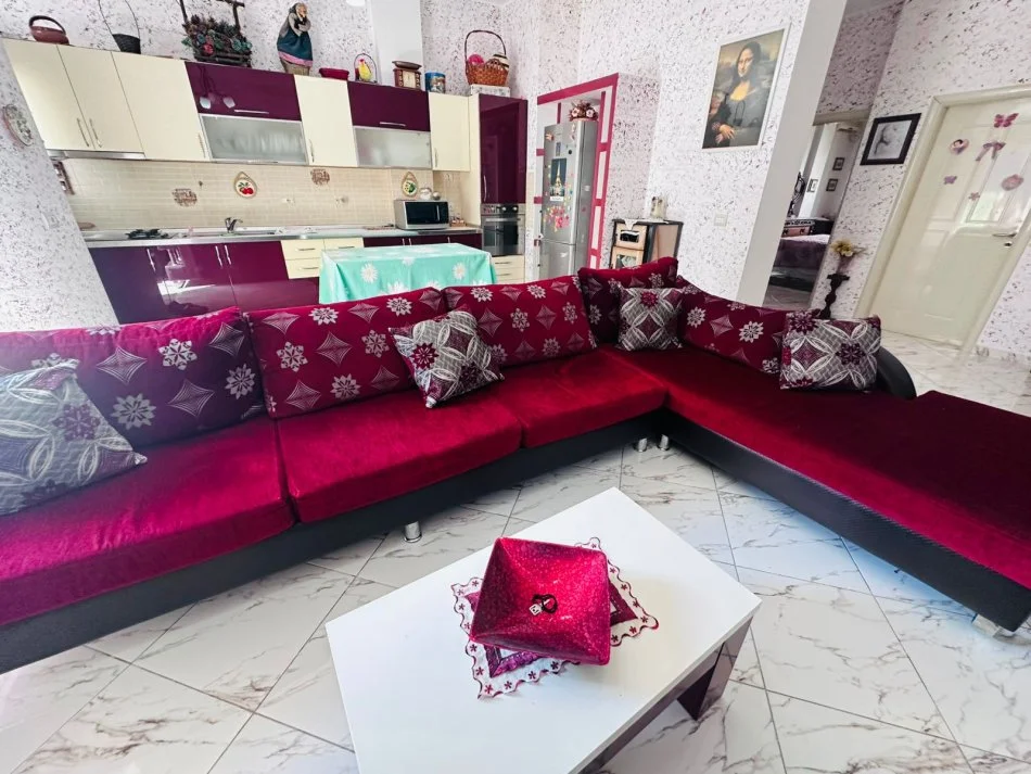 Tirane, jepet me qera apartament 1+1+Ballkon Kati 3, 75 m² 430 € (5 maji)