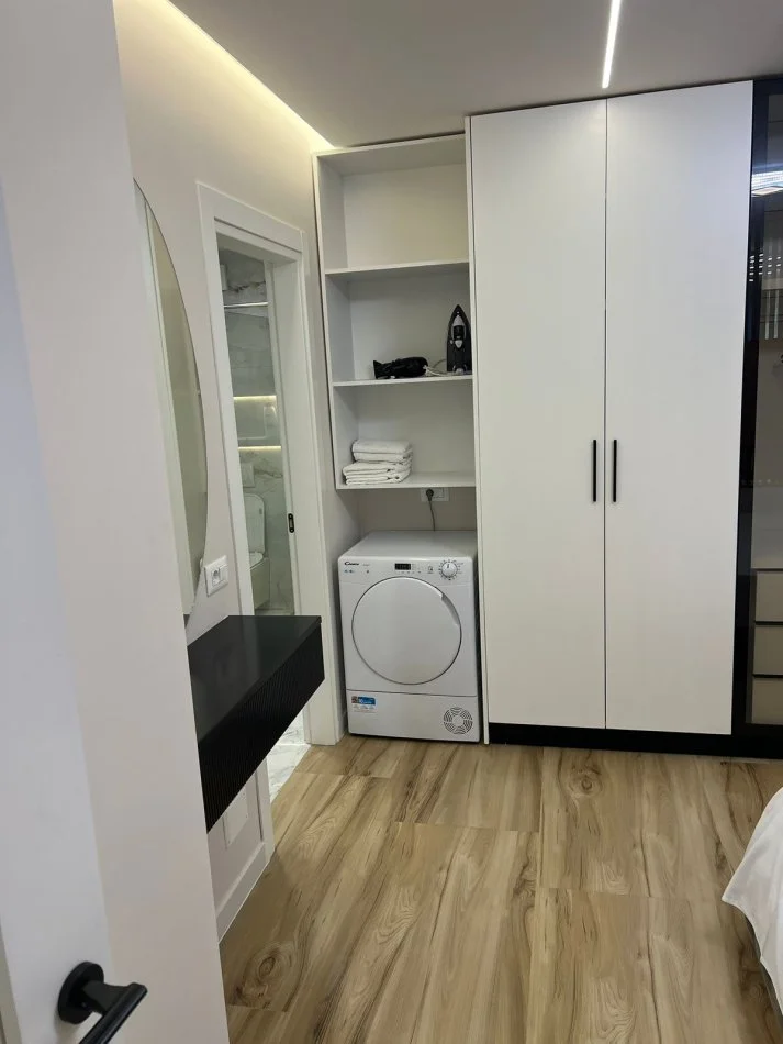 Tirane, jepet me qera apartament 1+1+Ballkon Kati 5, 650 € 