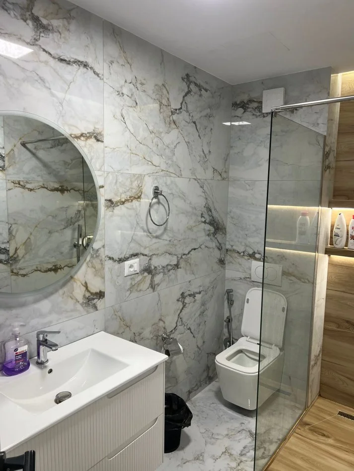 Tirane, jepet me qera apartament 1+1+Ballkon Kati 5, 650 € 