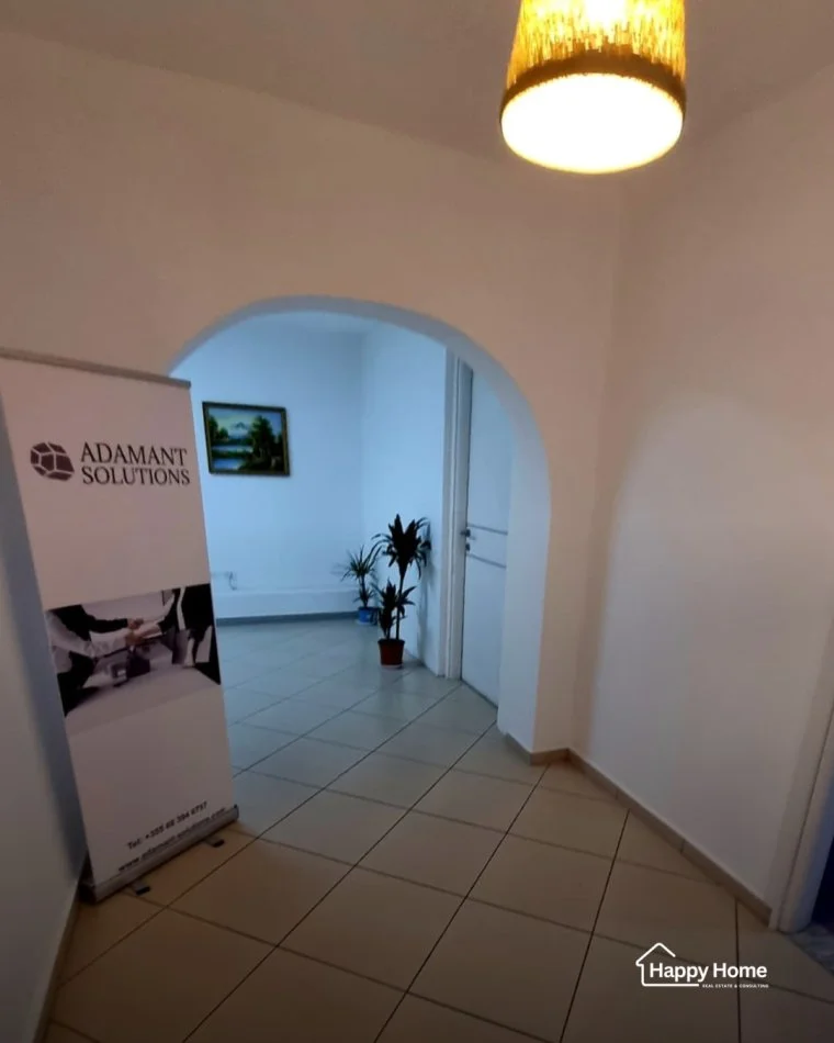 Tirane, jepet me qera 1+1+Ballkon Kati 2, 84 m² 750 € 