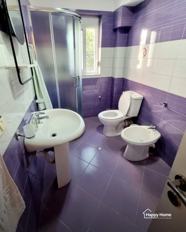 Tirane, jepet me qera 1+1+Ballkon Kati 2, 84 m² 750 € 