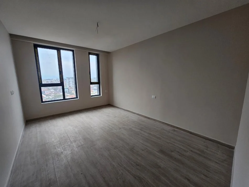 Tirane, shitet apartament 3+1 Kati 8, 135 m² 262.000 € 