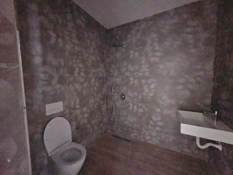 Tirane, shitet apartament 3+1 Kati 8, 135 m² 262.000 € 