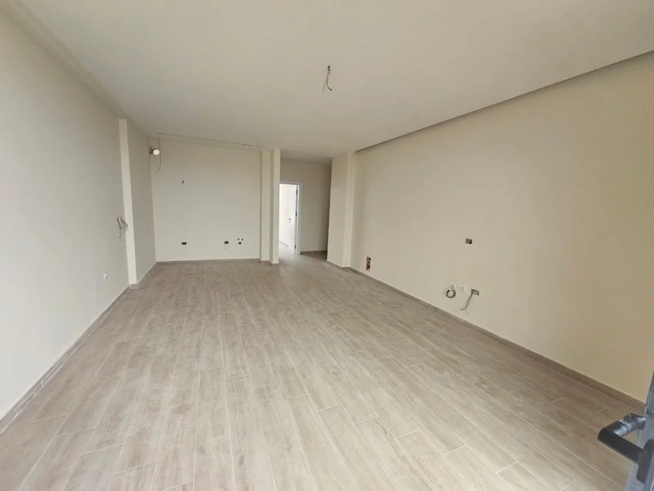 Tirane, shitet apartament 3+1 Kati 8, 135 m² 262.000 € 