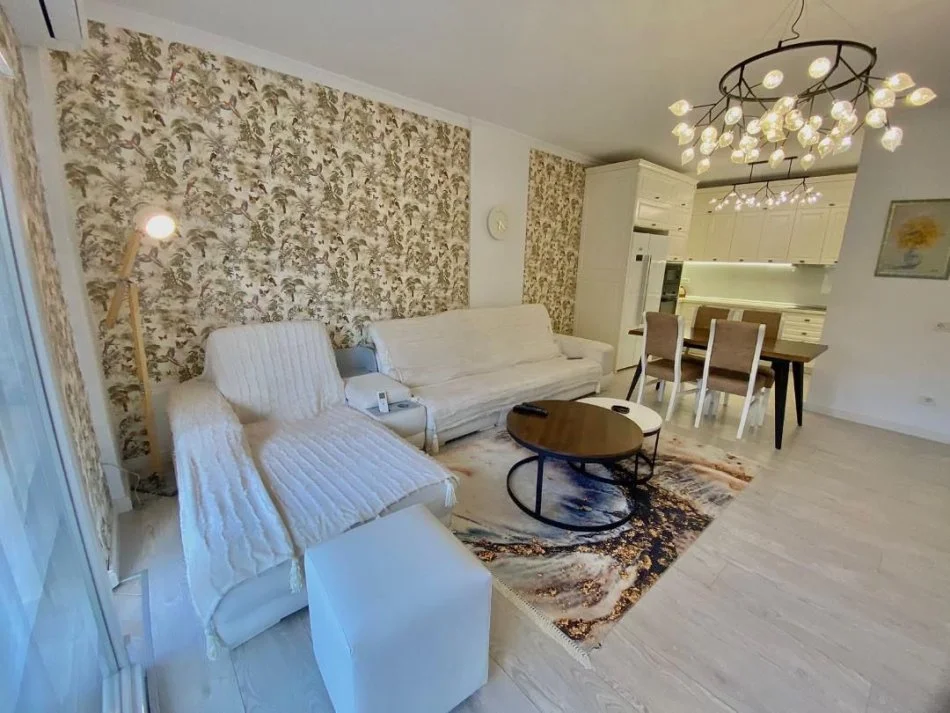 Tirane, jepet me qera apartament 2+1+Ballkon Kati 3, 1.700 € 